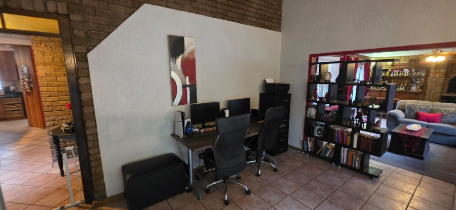 3 Bedroom Property for Sale in Flimieda North West